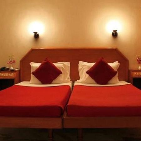 Hotel Ram International Pondicherry Bagian luar foto