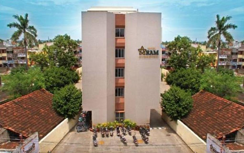 Hotel Ram International Pondicherry Bagian luar foto